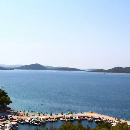 Quiet Place With Sea View *