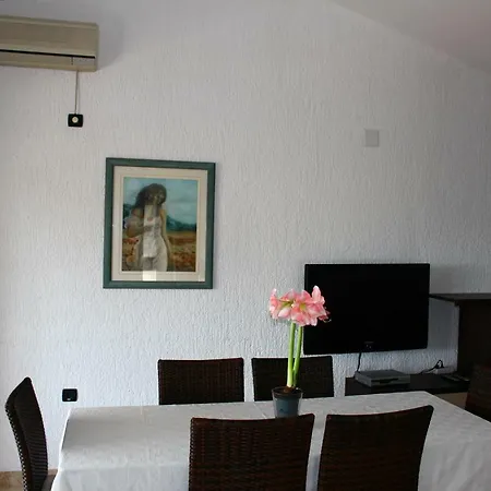 Quiet Place With Sea View *